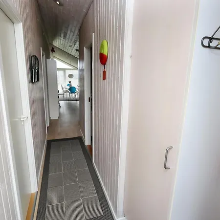 Velholdt Traehus Med Pragtfuld Udsigt Sj762 Lemvig
